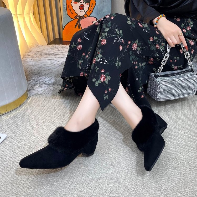 Platform Fleece-Lined Pointed  - Women'S Fashion Winter 2026 review and price